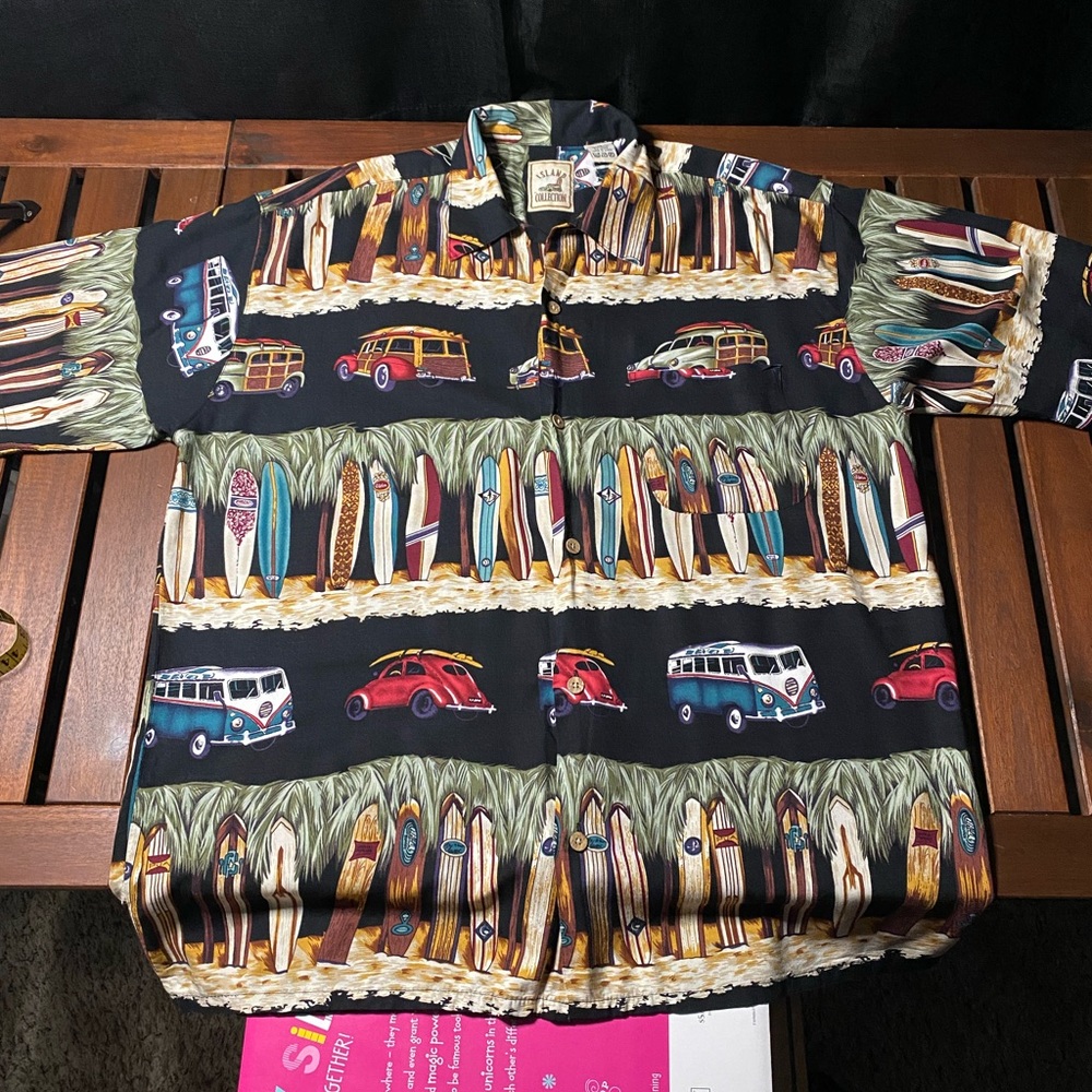 Island Collection Vintage Surfboard and Van Print Shirt size M